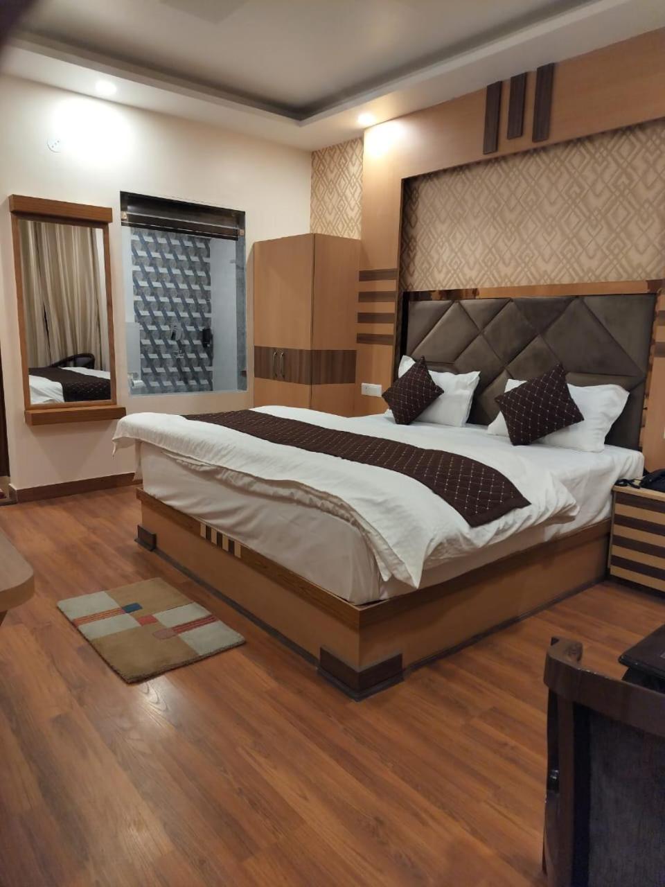 Summer Hill Resort Chail Exteriör bild